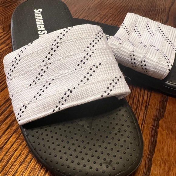 SOLD Hockey slides sandals - Picture 3 of 3